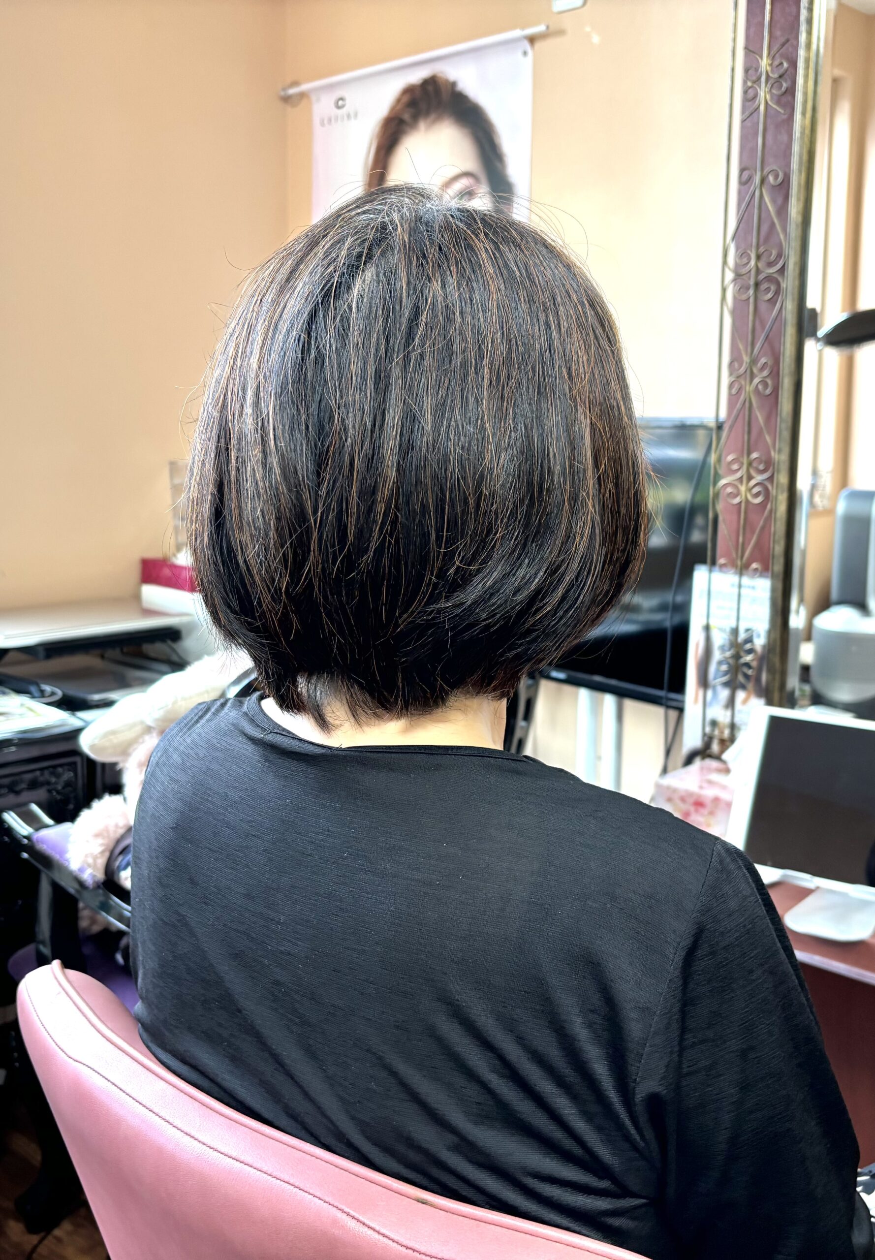 ７０代のお客様キュビズムカットとインド産ヘナカラーをしてから２ヶ月経過後