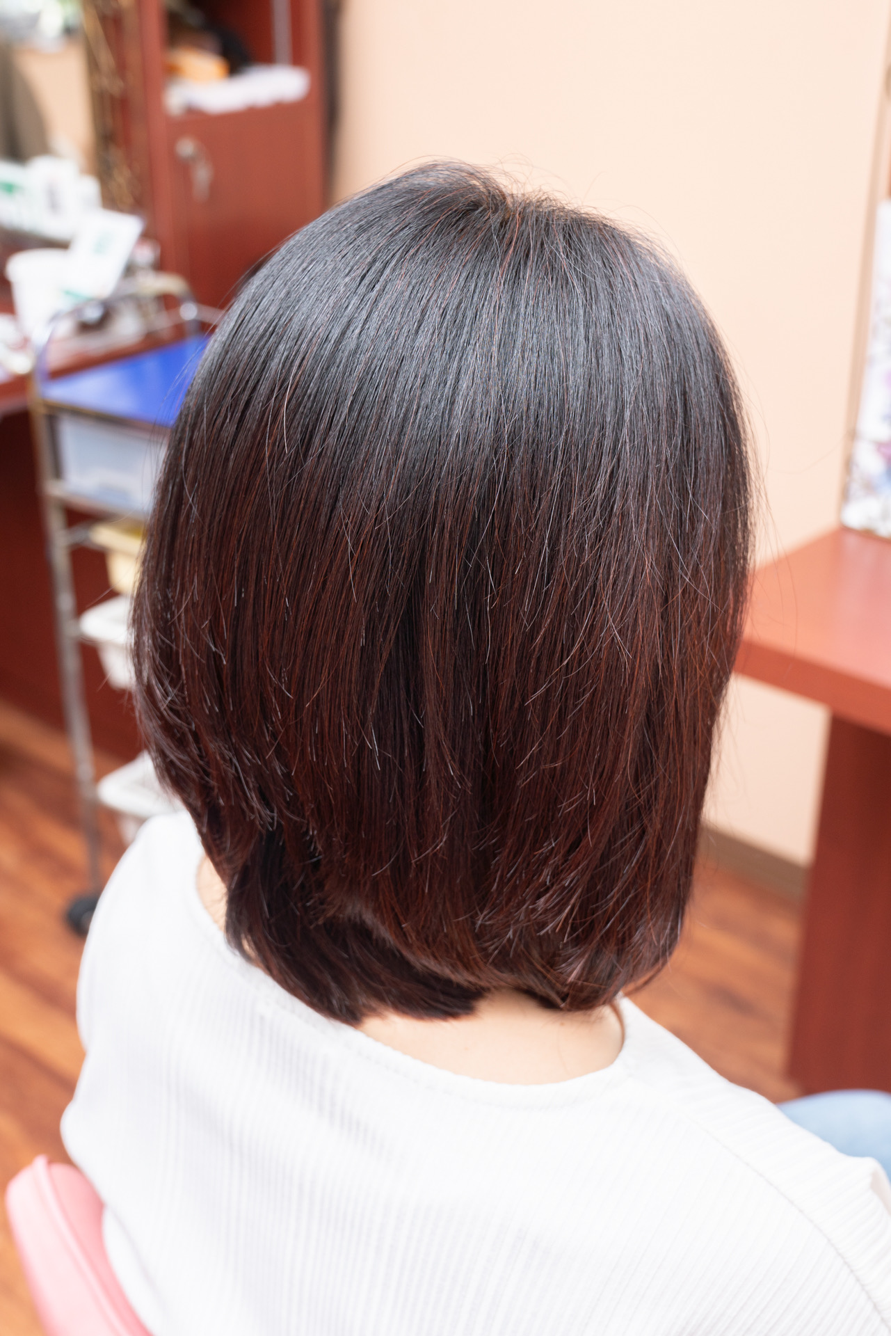 40代のお客様、沖縄産ヘナカラー、電子トリートメントで髪質改善